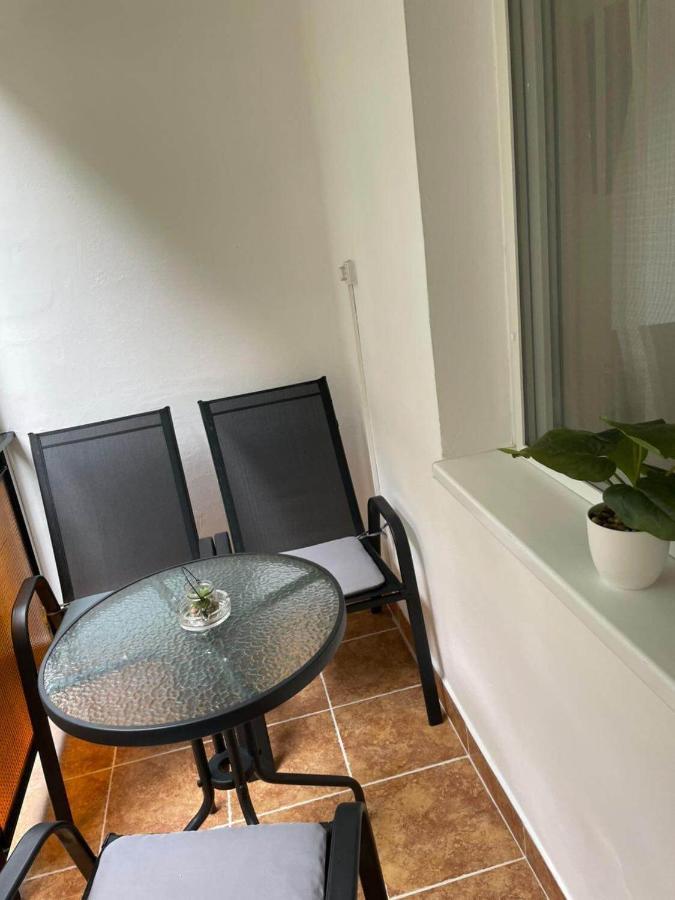 Krisztina Apartman 81 ハイデゥソボスロー エクステリア 写真